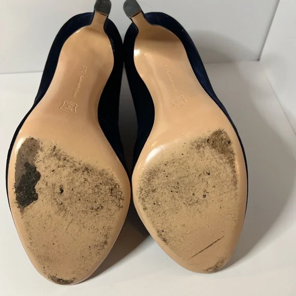 Gianvito Rossi Velvet U Cut Peep Toe Ankle Bootie, Size 37.5 - Picture 6 of 9